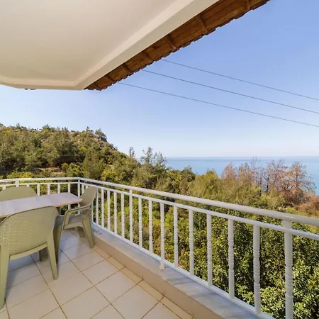 Superb Flat With Nature View And Balcony In